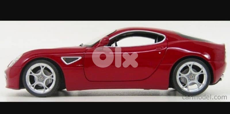 Alfa Romeo 8C Competizione (2006) diecast car model 1;18. 3