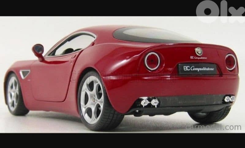 Alfa Romeo 8C Competizione (2006) diecast car model 1;18. 4