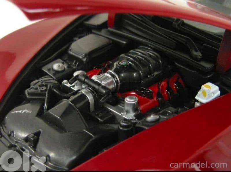 Alfa Romeo 8C Competizione (2006) diecast car model 1;18. 7