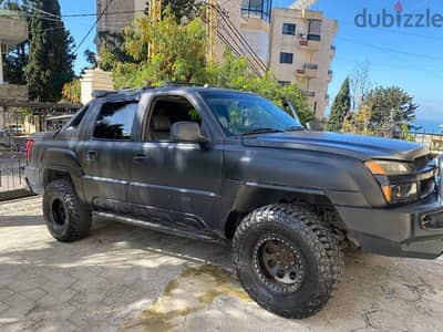 Custom Chevrolet Avalanche 2004