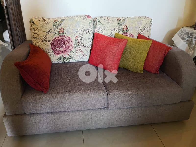 saloon for sale, for mor info please call 03/546012 4