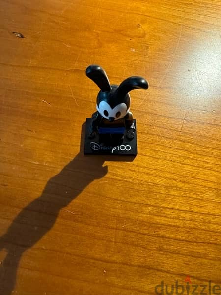 oswalt the lucky rabit lego minifigure 2