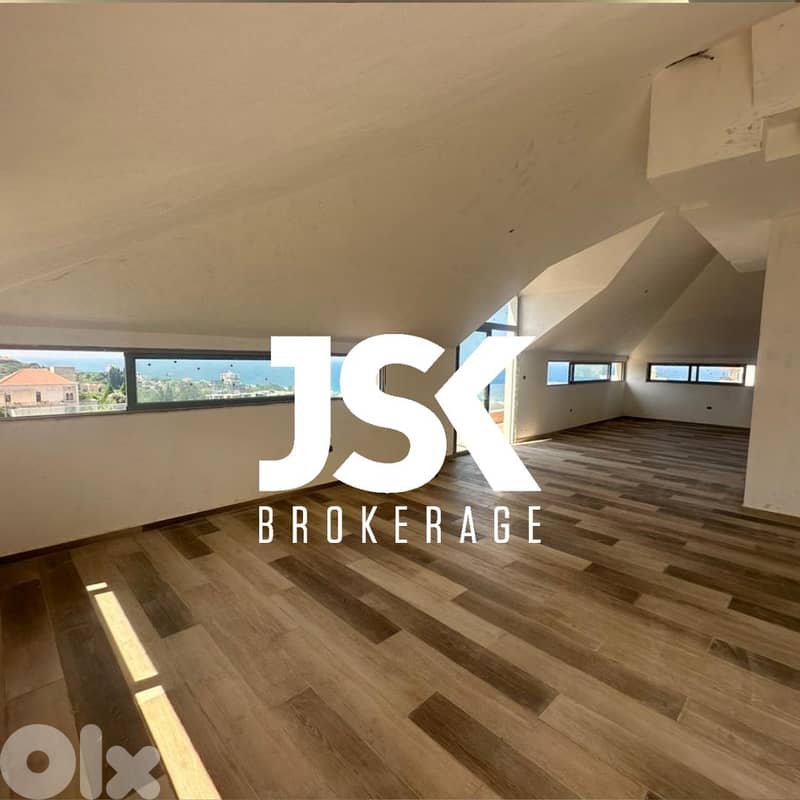 L15966-150 SQM Roof Apartment For Rent In Fidar With A Terrace 0