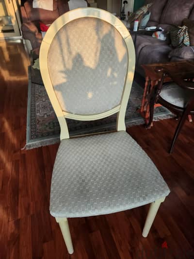 8 almost new dining chairs