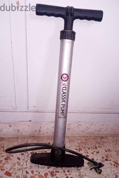 Bicycle pump used in great condition with adapters