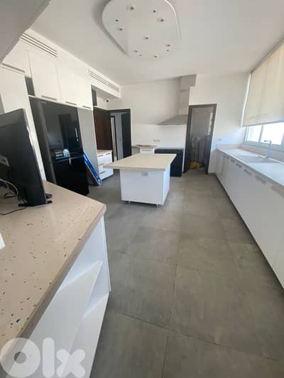 TALLET EL KHAYAT PRIME / SEA VIEW , TERRACE (260SQ) 4 BEDS , (BTR-323)