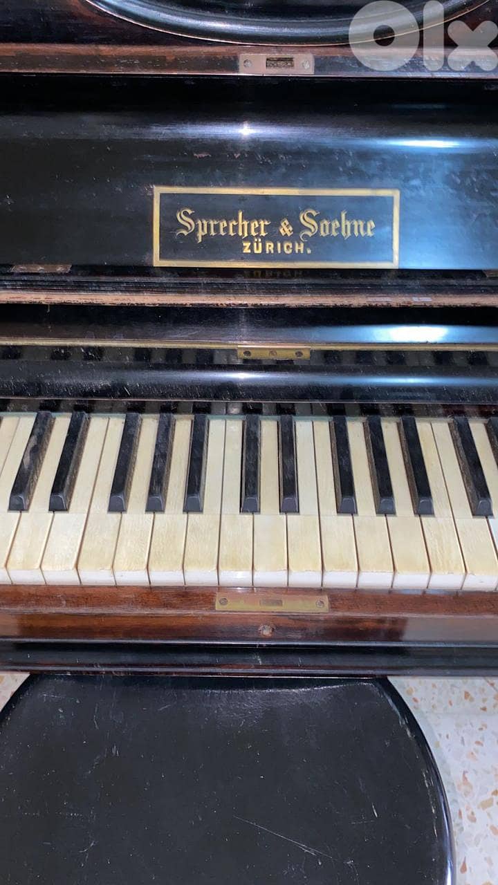 Piano antique brown color 3