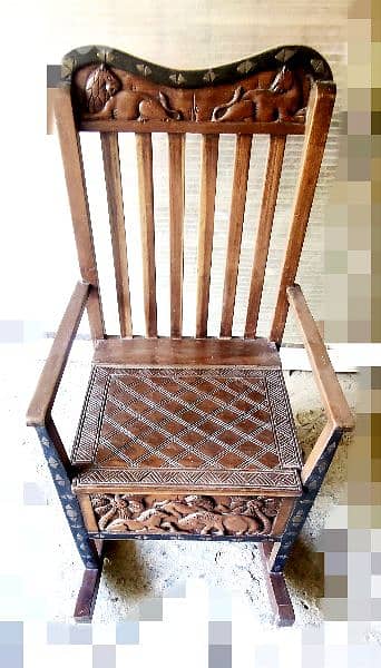 كرسي هزاز(rocking chair)خشب  موغونو، قطعة قديمةعمرها اكثر من ٣٠سنة 0