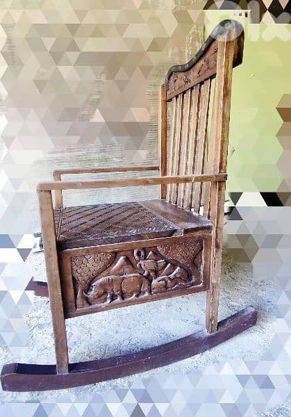 كرسي هزاز(rocking chair)خشب  موغونو، قطعة قديمةعمرها اكثر من ٣٠سنة 2