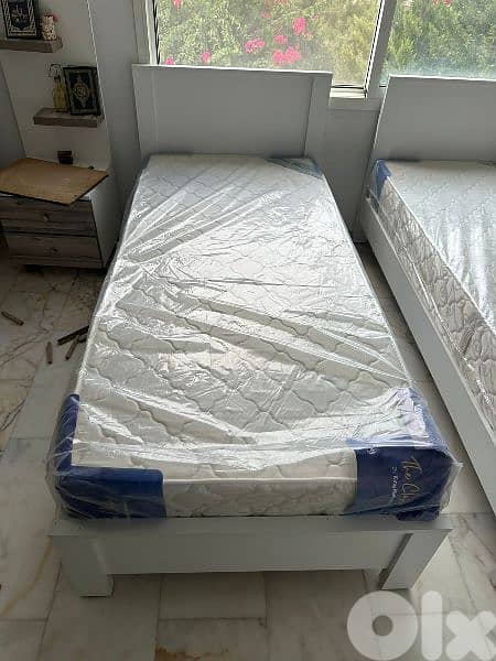 تخت مفرد 96 سم مع فرشة 0