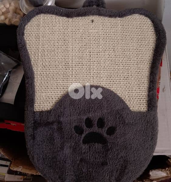 cachet cat scratcher board 0