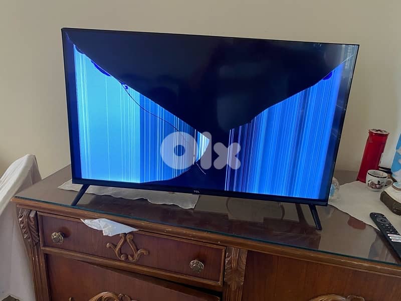 smart tv, 32 inch , broken screen , used 2 months only 0
