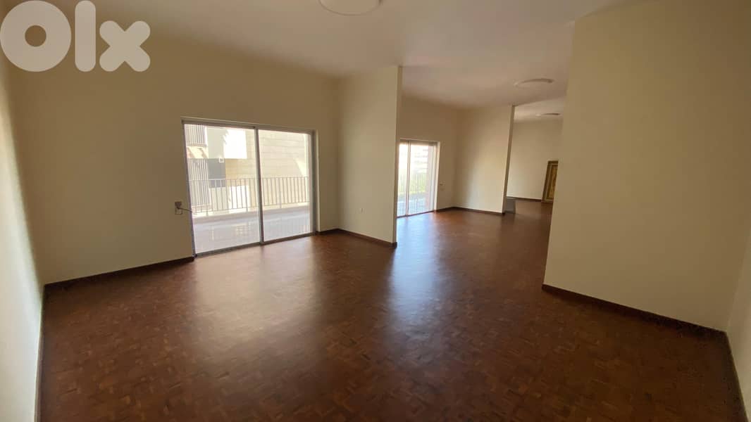 Apartment for sale in Sassine/ Spacious 0