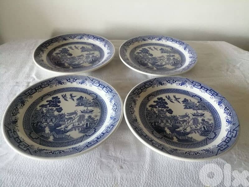 Blue Willow plates 0