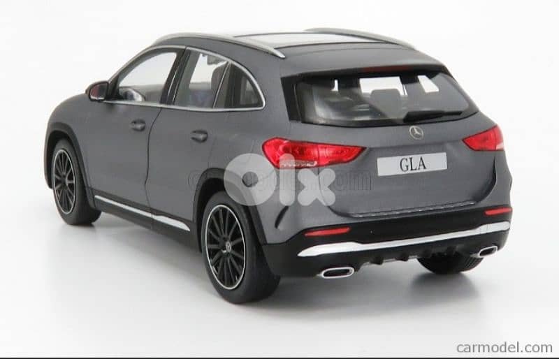 Mercedes GLA diecast car model 1;18 3
