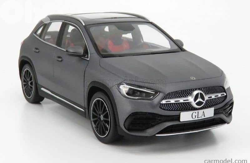 Mercedes GLA diecast car model 1;18 4