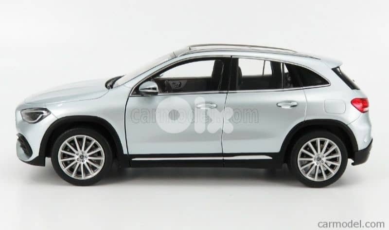 GLA Mercedes diecast car model 1;18 2