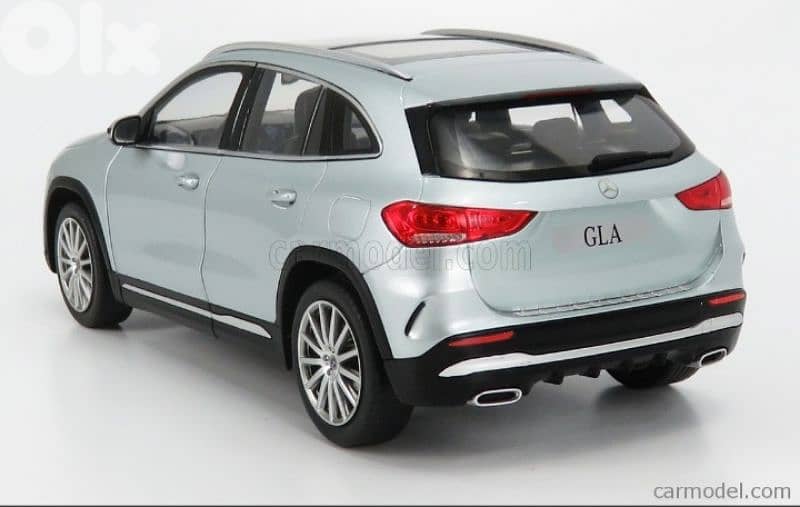 GLA Mercedes diecast car model 1;18 3
