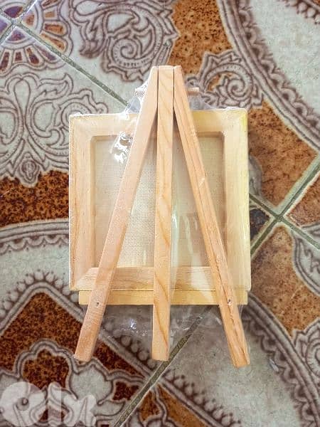 wooden stand for painting 1