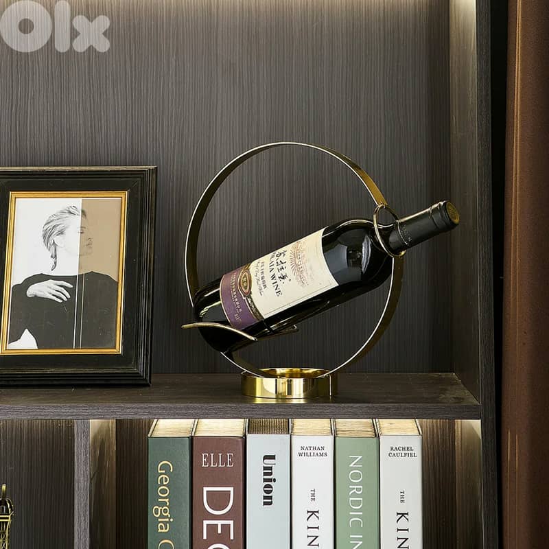 Round Wine Bottle Holder – Minimalist Gold Rack for Wine Lovers 1