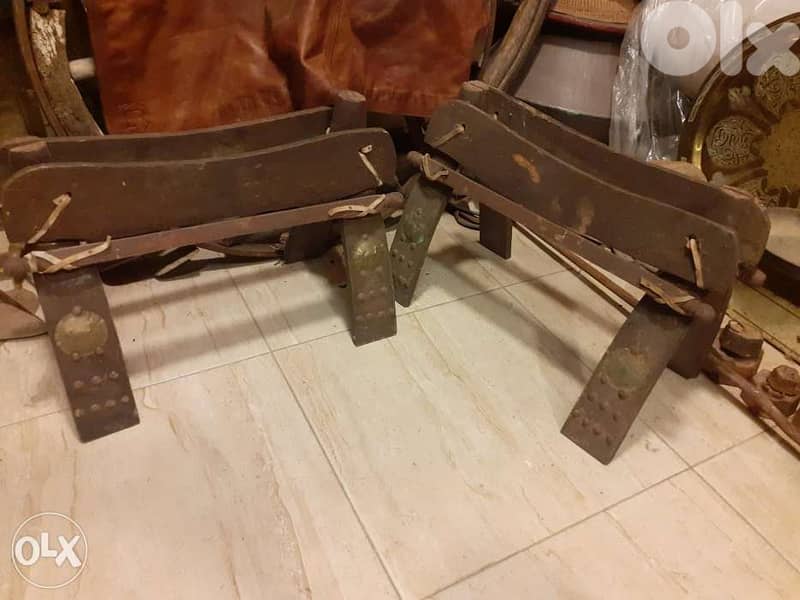 هودج خشب انتيك عدد٢ 0