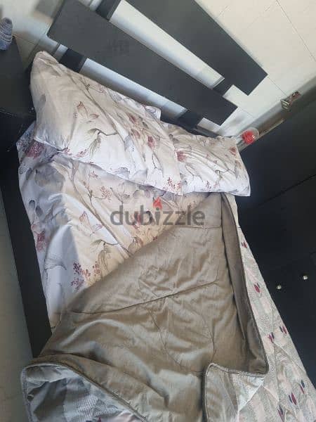 غرفة نوم كاملة بحالة ممتازة 3