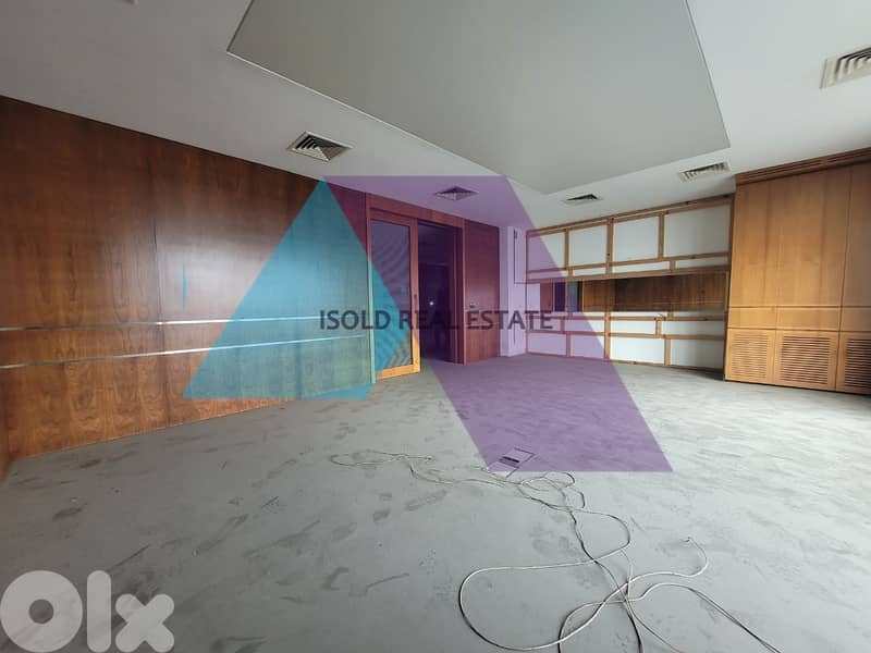 Showroom 4 rent Rmeil / Beirut,Prime location - صالة عرض للإيجار 0