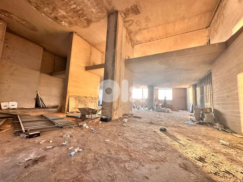 Showroom for Rent in Rawche صالة عرض للايجار في الروشة 0