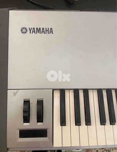 YAMAHA 2003 MOTIF ES8 Piano 2