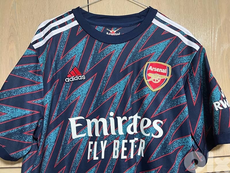 arsenal bergkamp 10 history kit limited edition 4