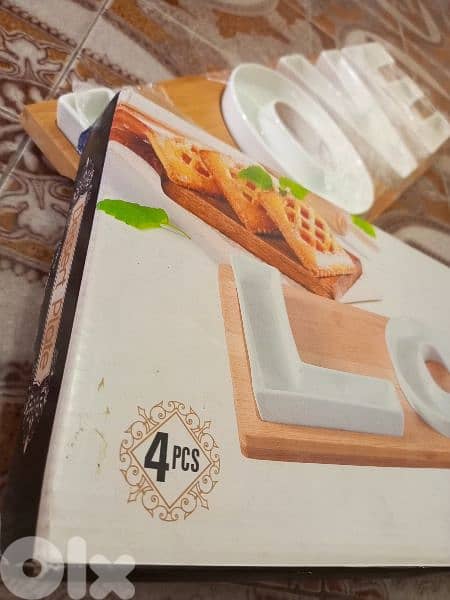 4 صحون زجاج على شكل كلمة Love 5