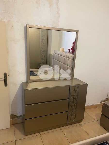 غرفة نوم مجوز عرائسية مستعملة شبه جديدة 3