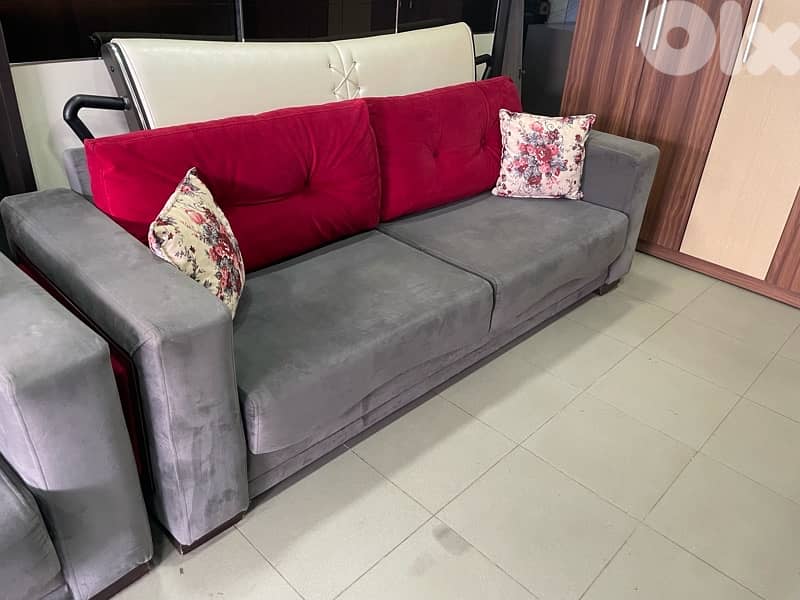 غرفة قعدة مستعملة شبه جديدة كتير مرتبة ومريحة 1