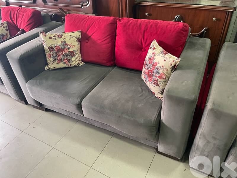 غرفة قعدة مستعملة شبه جديدة كتير مرتبة ومريحة 2