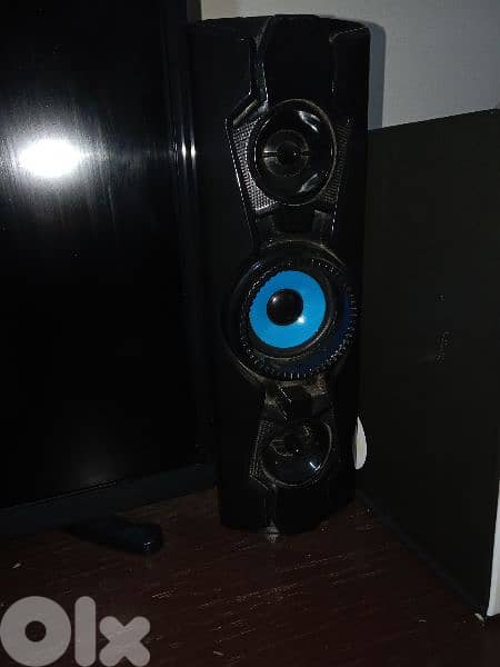 جهاز HI-FI Sound Better 8210 مع ثلاث سماعات (Speakers) SD/MMC/USB 1