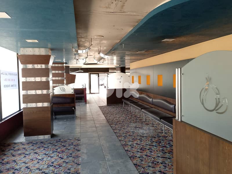 Restaurant Showroom For rent in Hazmieh | 300 Sqm 0