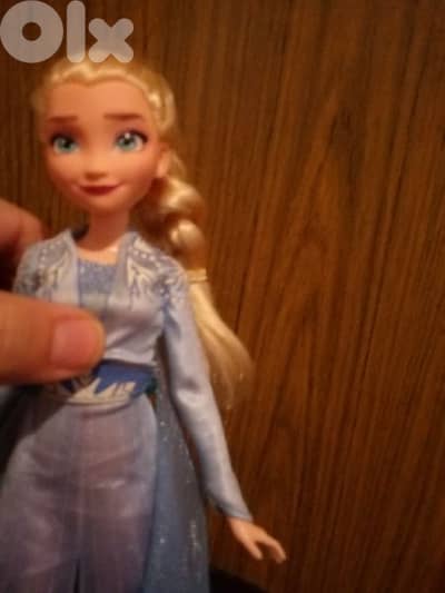 SINGING QUEEN ELSA FROZEN 2 Great doll: Into the unknown, French=26$