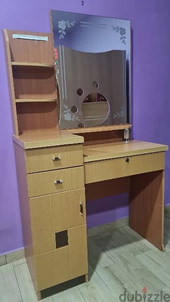Dressing table