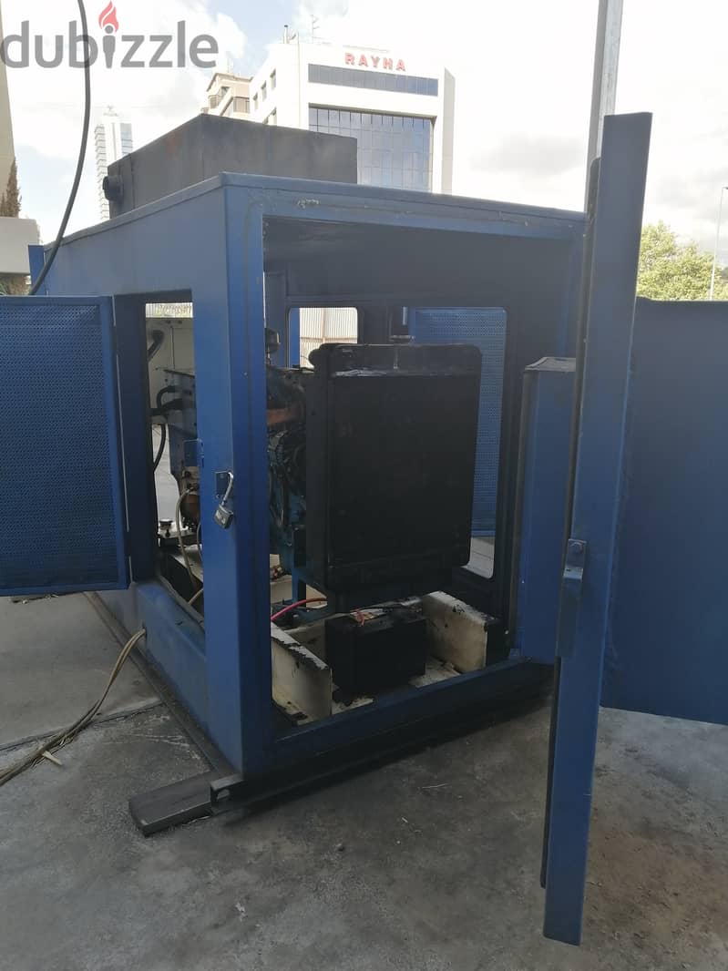 3900$   Perkins 40kw. مولد خارق. م 3