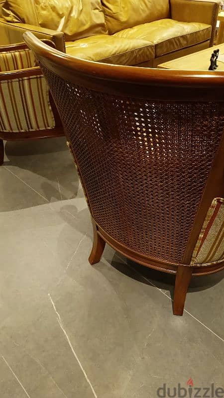 2 chairs 1 side table 2