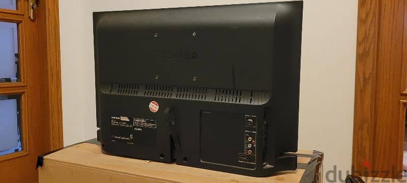 Toshiba 24" LED 720p TV (No remote, no stand) 1