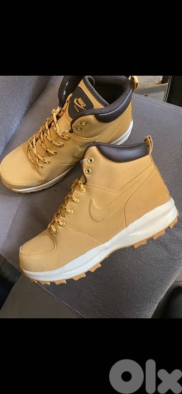 Nike boots suede size 44 / 6 inch