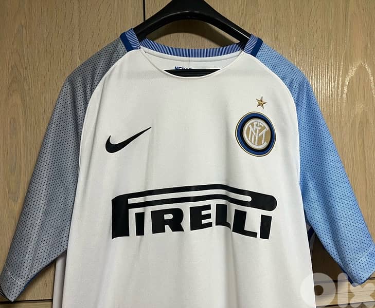 five jerseys : inter, real , bayern , benfica , russia all for 10 usd 2
