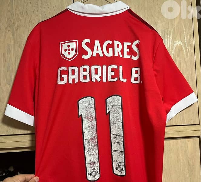 five jerseys : inter, real , bayern , benfica , russia all for 10 usd 6