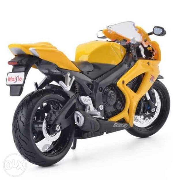 Suzuki GSXR 600 diecast motorcycle model 1:12 4