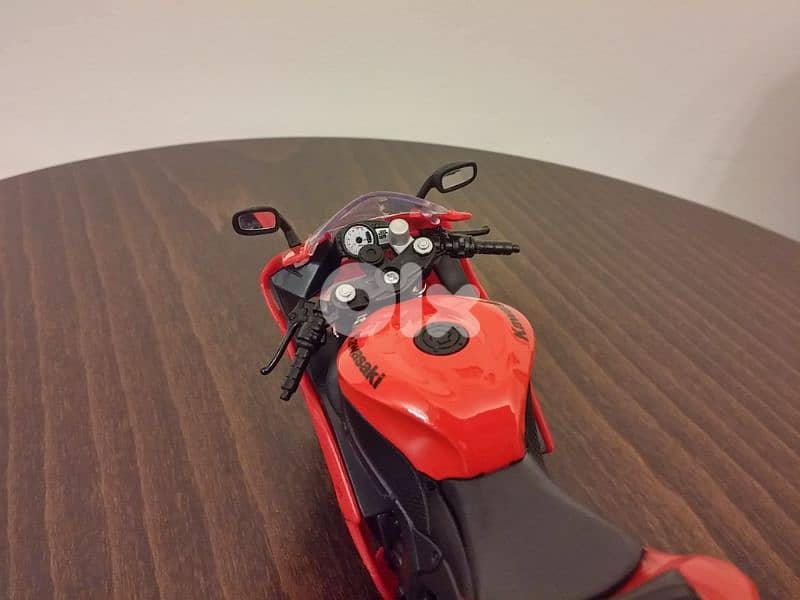 Kawasaki Ninja ZX-6R diecast motorcycle model 1:12 4