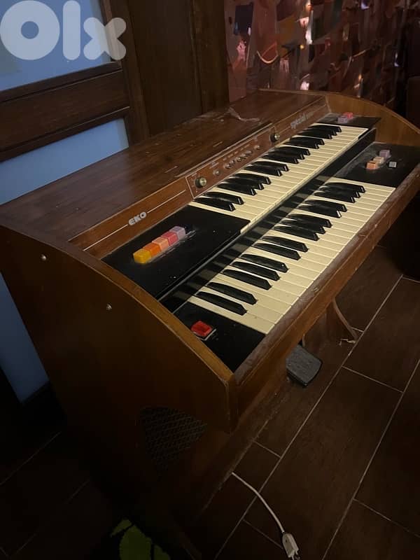 piano old 3