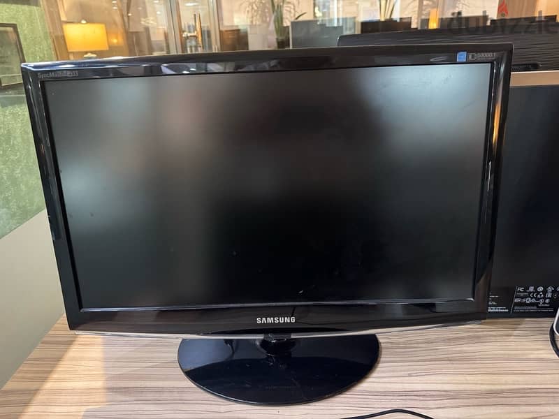 Samsung & HP 20 23 inch - NO HDMI ONLY VGA & DVI 3