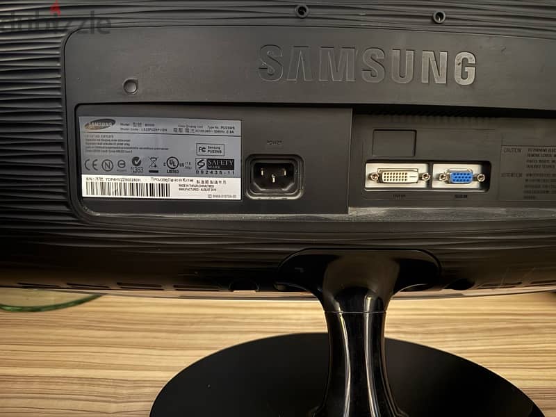 Samsung & HP 20 23 inch - NO HDMI ONLY VGA & DVI 2