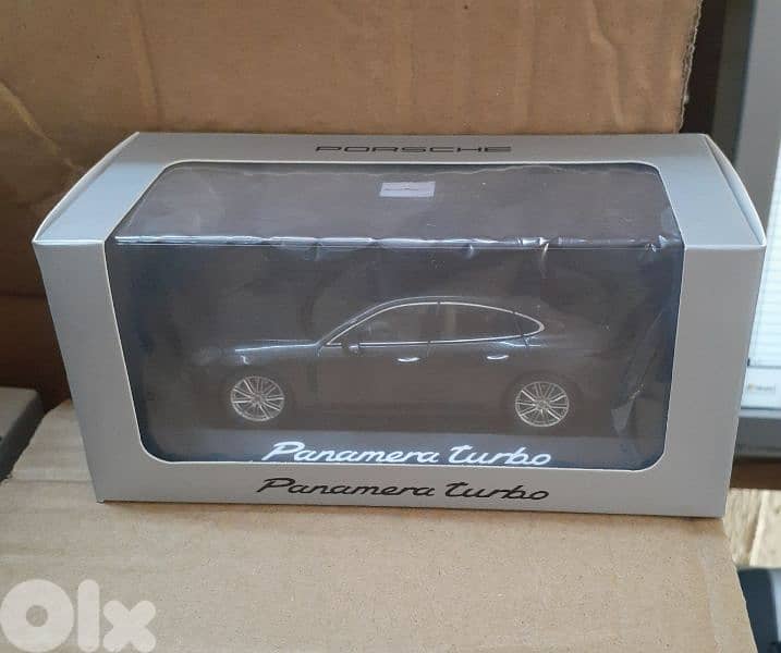 Porsche Panamera Turbo diecast car model 1;43 3